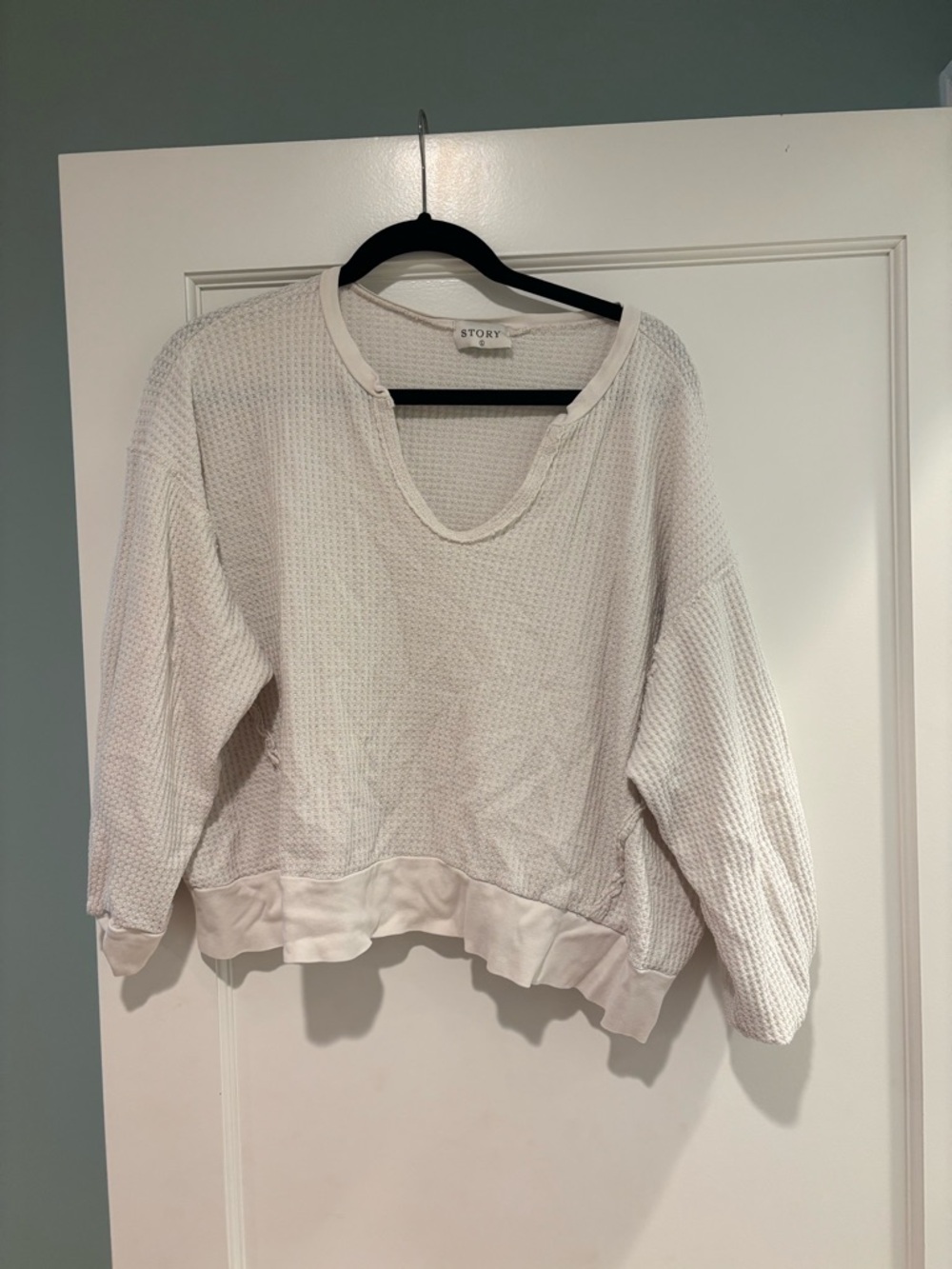 Story by Voyce White Waffle-Knit Long Sleeve Scoop Neck Top